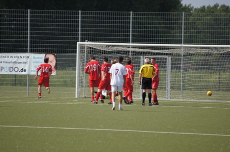 benefiz-fussballspiel