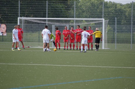 benefiz-fussballspiel