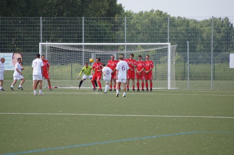 benefiz-fussballspiel