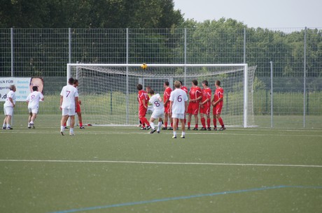 benefiz-fussballspiel
