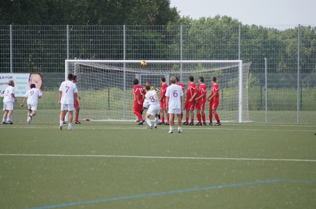 benefiz-fussballspiel