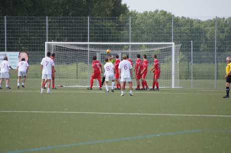 benefiz-fussballspiel