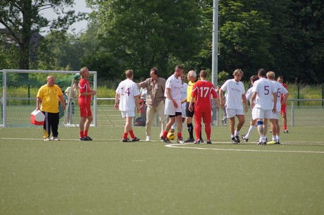 benefiz-fussballspiel