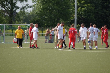 benefiz-fussballspiel