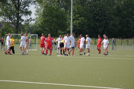 benefiz-fussballspiel