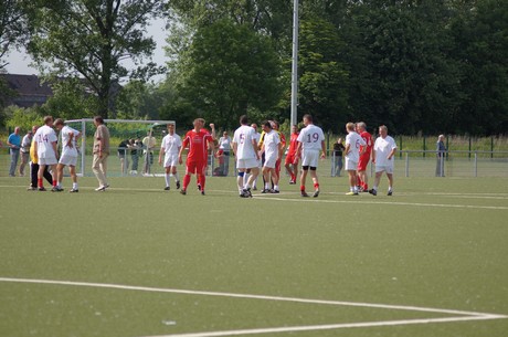 benefiz-fussballspiel