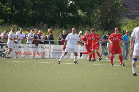 benefiz-fussballspiel