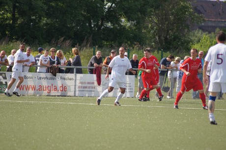 benefiz-fussballspiel
