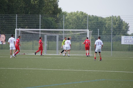 benefiz-fussballspiel