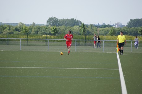 benefiz-fussballspiel