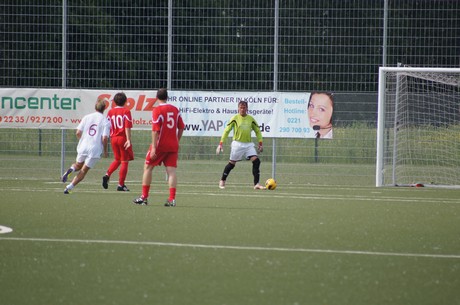 benefiz-fussballspiel