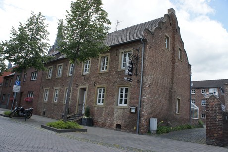 stommeln