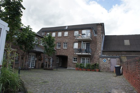 stommeln