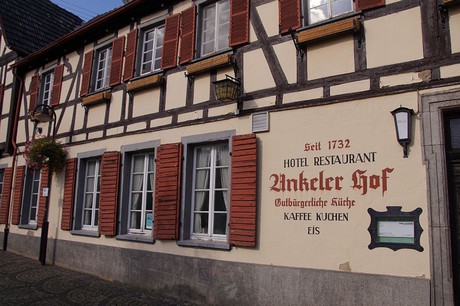 unkel