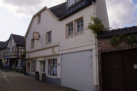 unkel