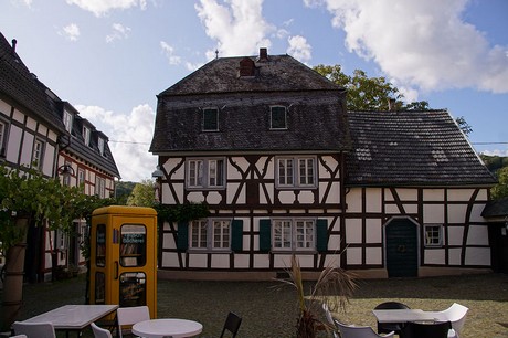 unkel