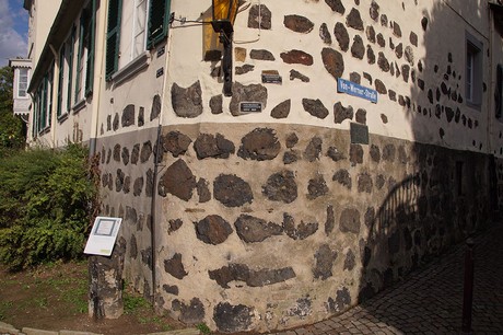 unkel
