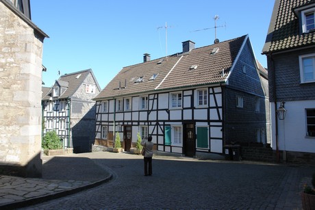 neviges-kirchplatz
