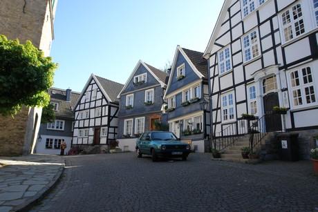 neviges-kirchplatz