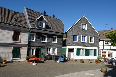 neviges-kirchplatz