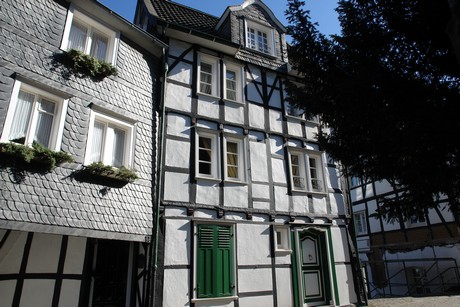 neviges-kirchplatz