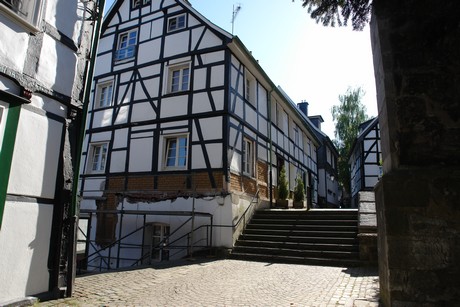 neviges-kirchplatz