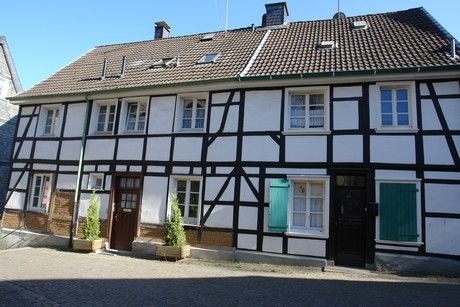 neviges-kirchplatz